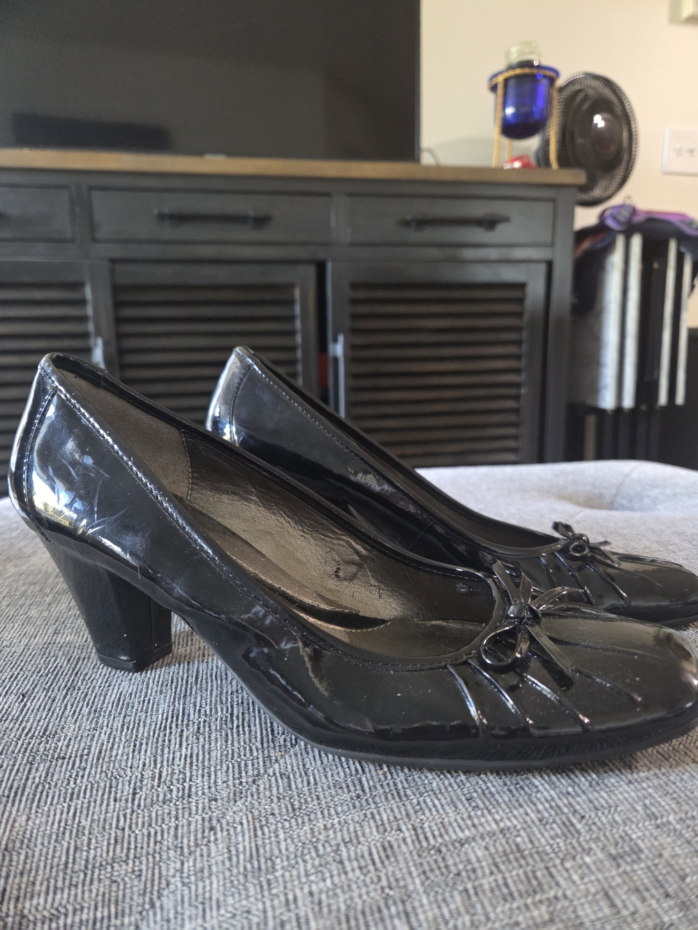 Naturalizer Womens Black Patent Mid-Heel Pumps Size 8.5